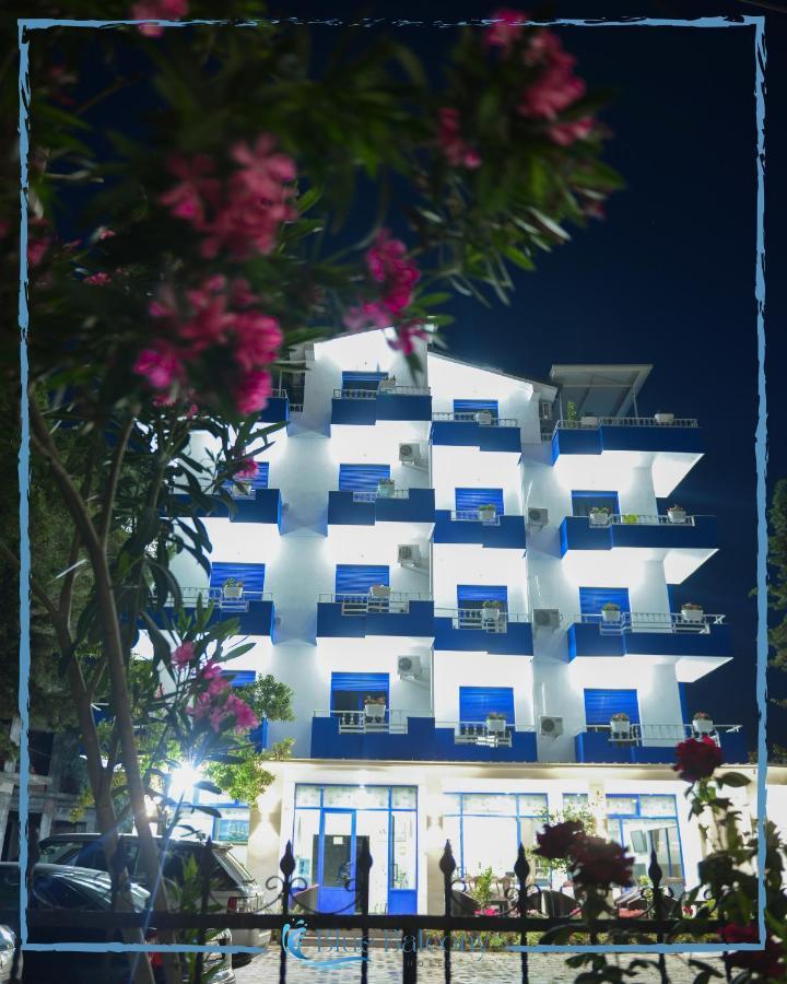 Blue Balcony Hotel Golem  Eksteriør billede